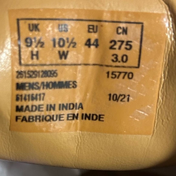 Clark’s men’s size 10.5 black dress shoes. - Picture 8 of 9